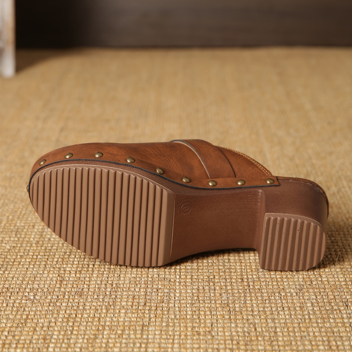Saskia - Vegan Leren Blokhak Instap Klompen met Studs en Gesp en Anti-Slip Onderkant