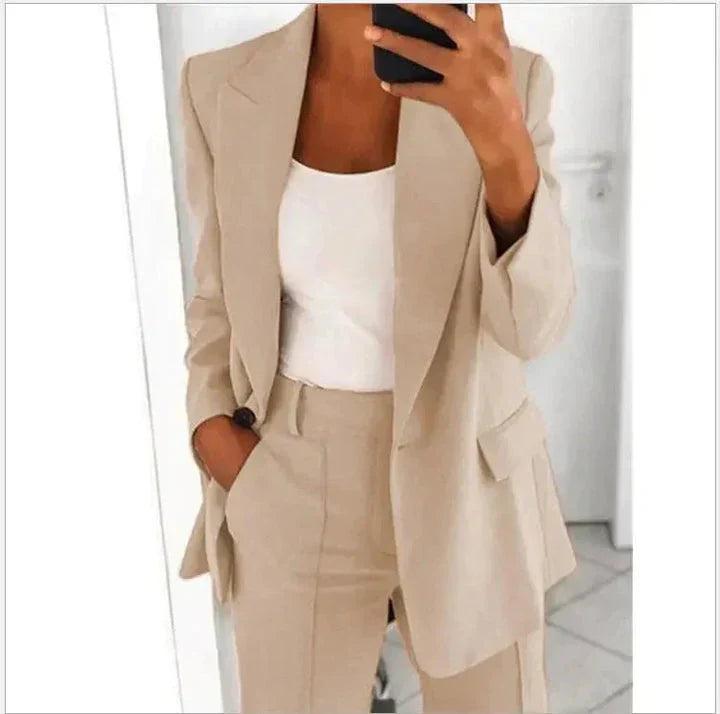 GlamorGlide - Power Suit voor vrouwen: Ontketen uw zelfvertrouwen