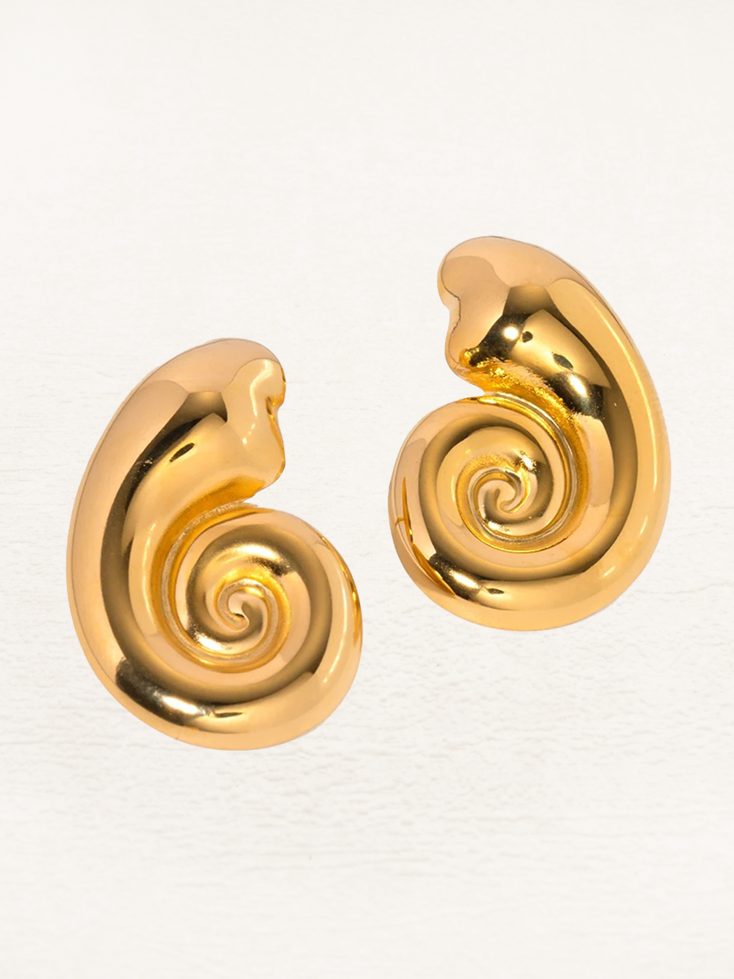 Kirsten - Spiraal Conch Statement Oorbellen Goud