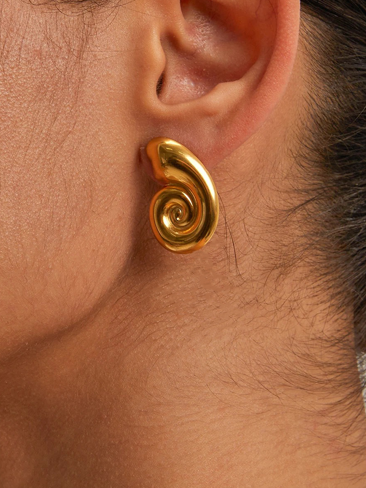 Kirsten - Spiraal Conch Statement Oorbellen Goud