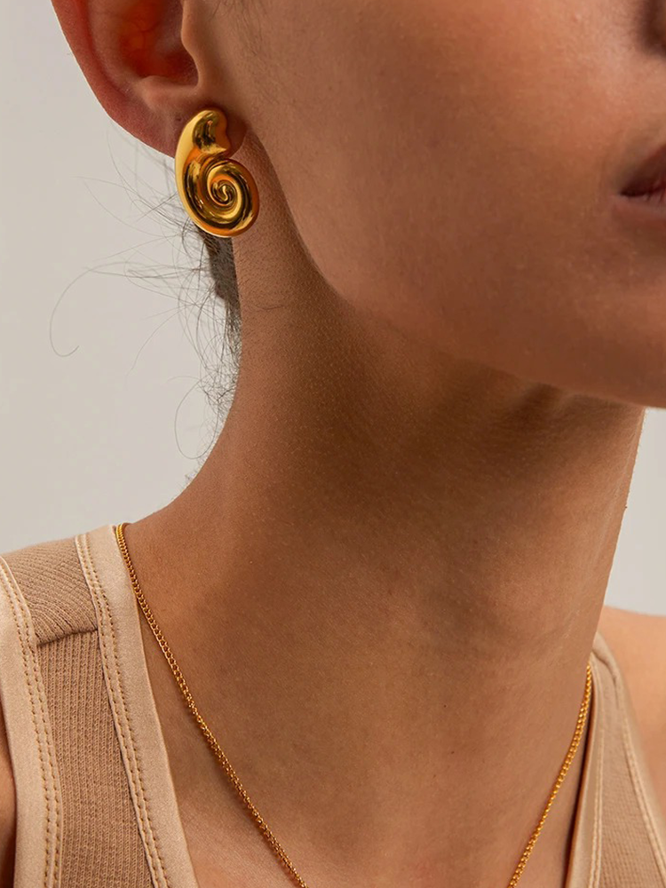 Kirsten - Spiraal Conch Statement Oorbellen Goud