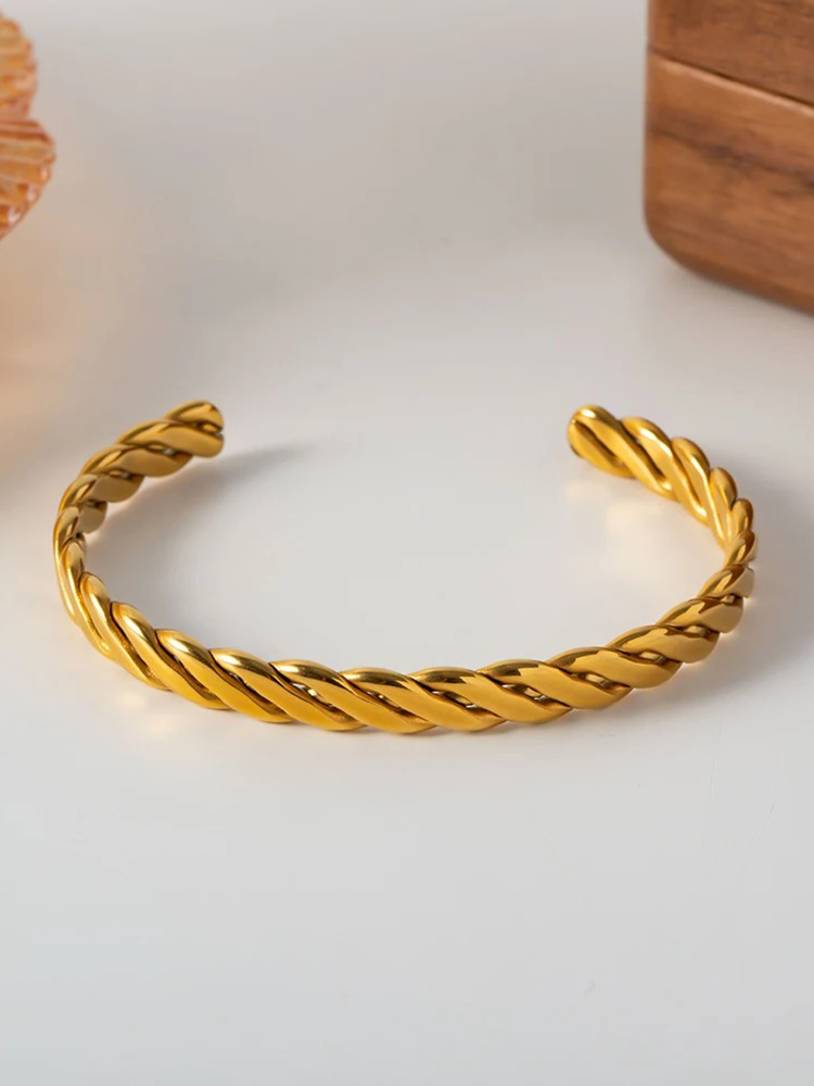 Hendrika - Blanche Cubaanse Gedraaide Armband Goud