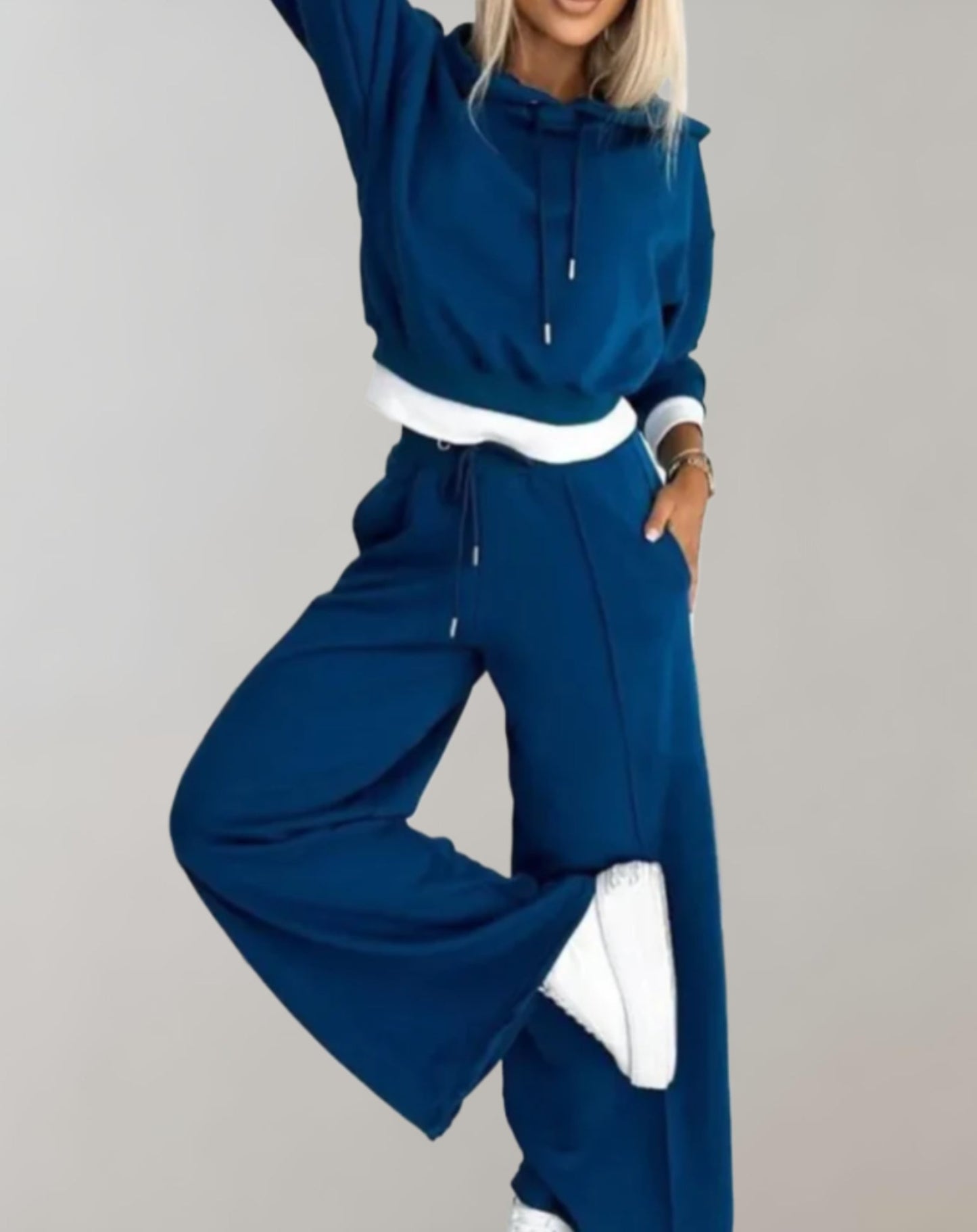 Selma - Tweedelig set met capuchon en wijde broek.