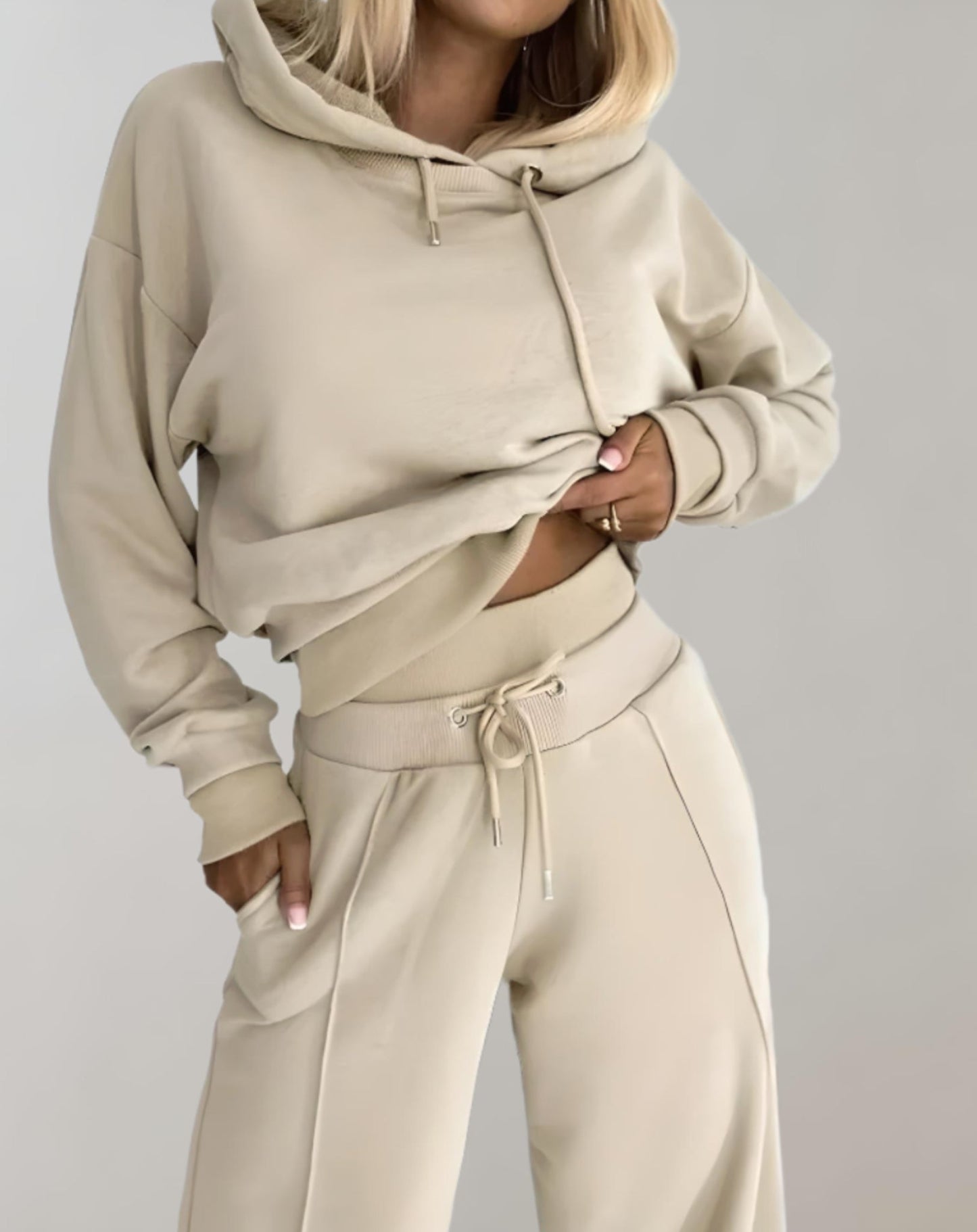 Selma - Tweedelig set met capuchon en wijde broek.