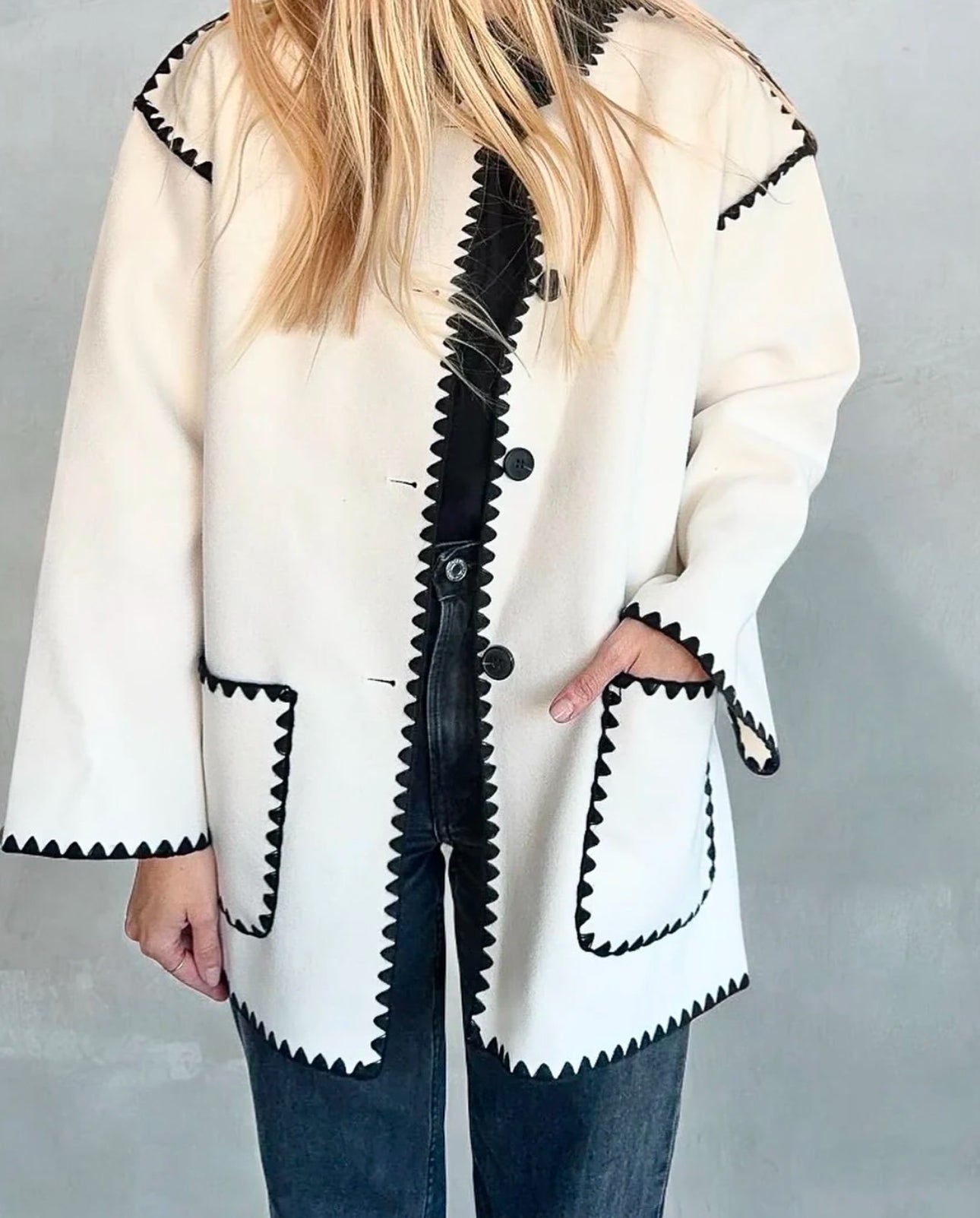 Chloe – Wollen Jas met Franje Sjaal