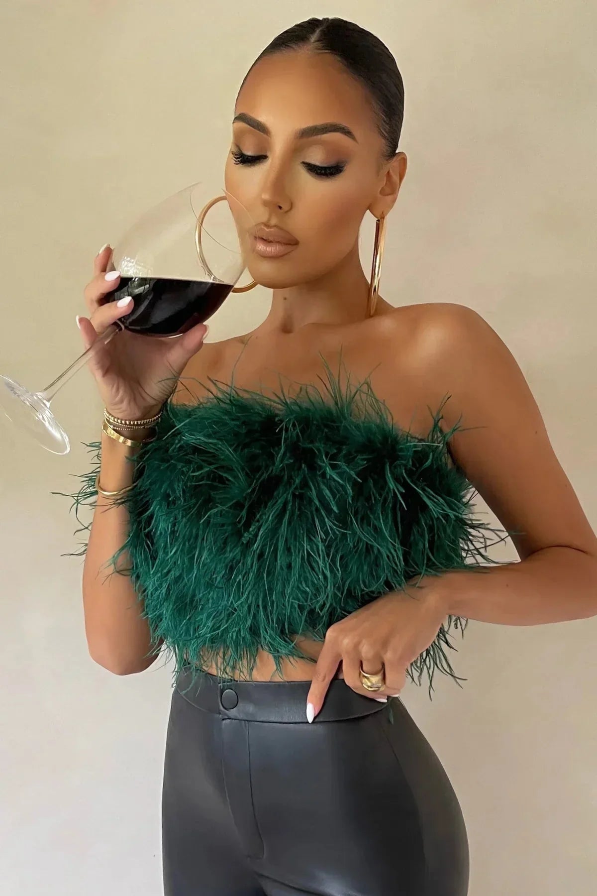 Noa Feather Top | Stijlvolle veren crop top is dé toptrend dit jaar