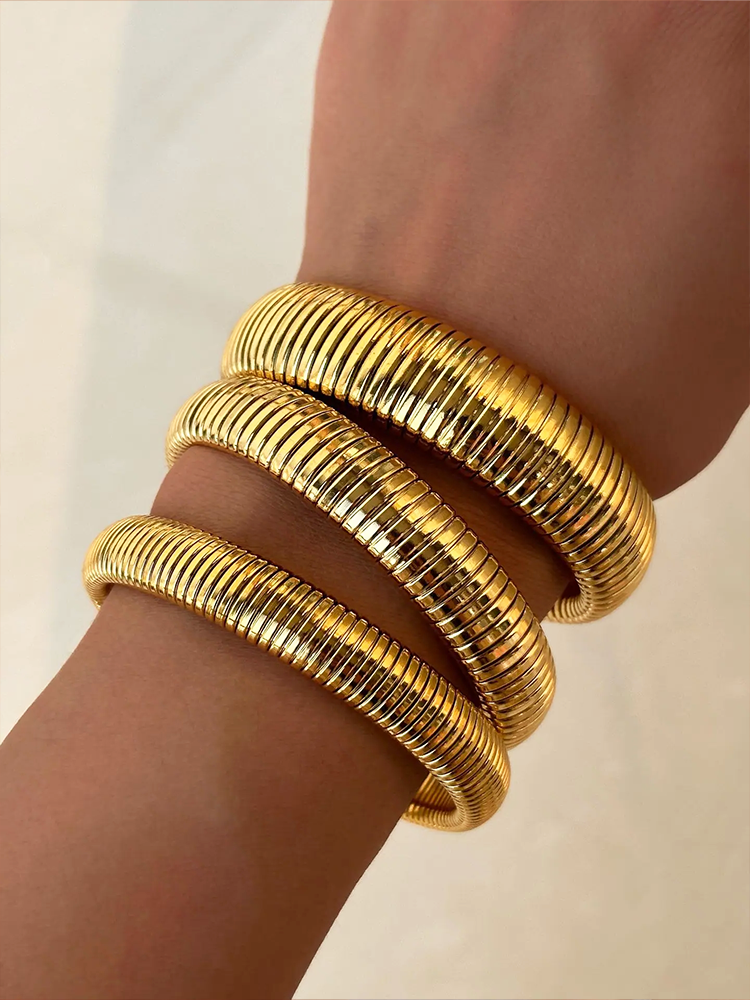 Isolda - Brede Snake Armband Stretch Goud