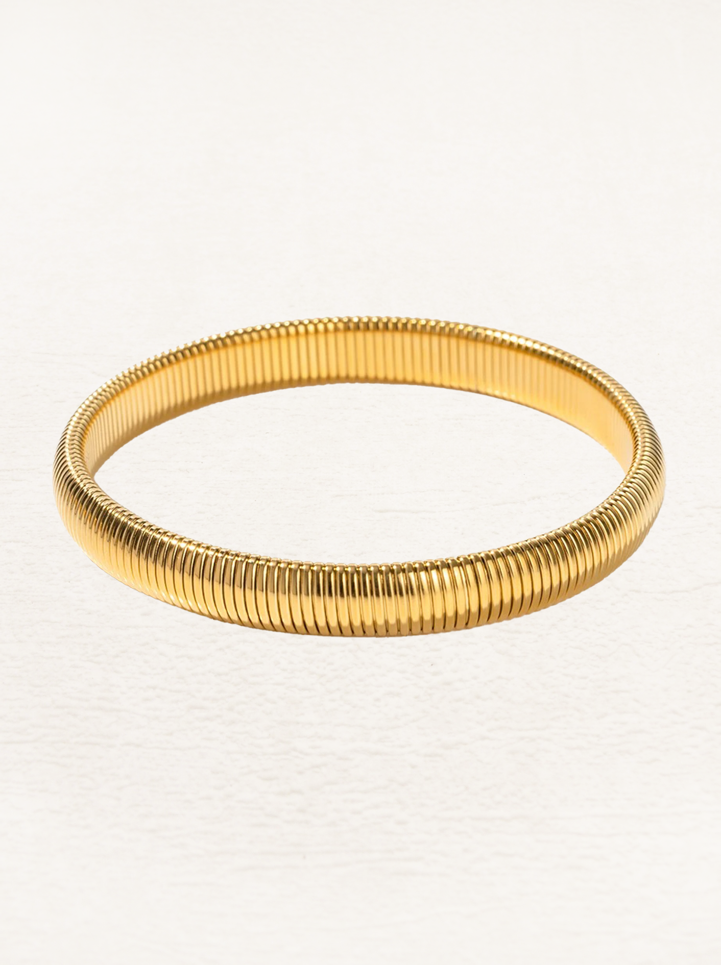 Isolda - Brede Snake Armband Stretch Goud