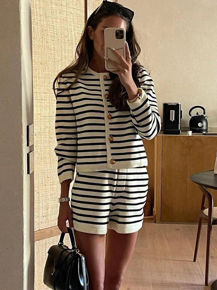 Lily – Gestreepte Cardigan en Short Set