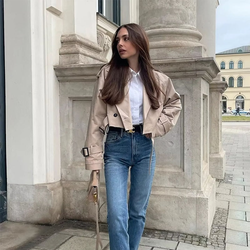 Hannah – Korte Trenchcoat met Riem