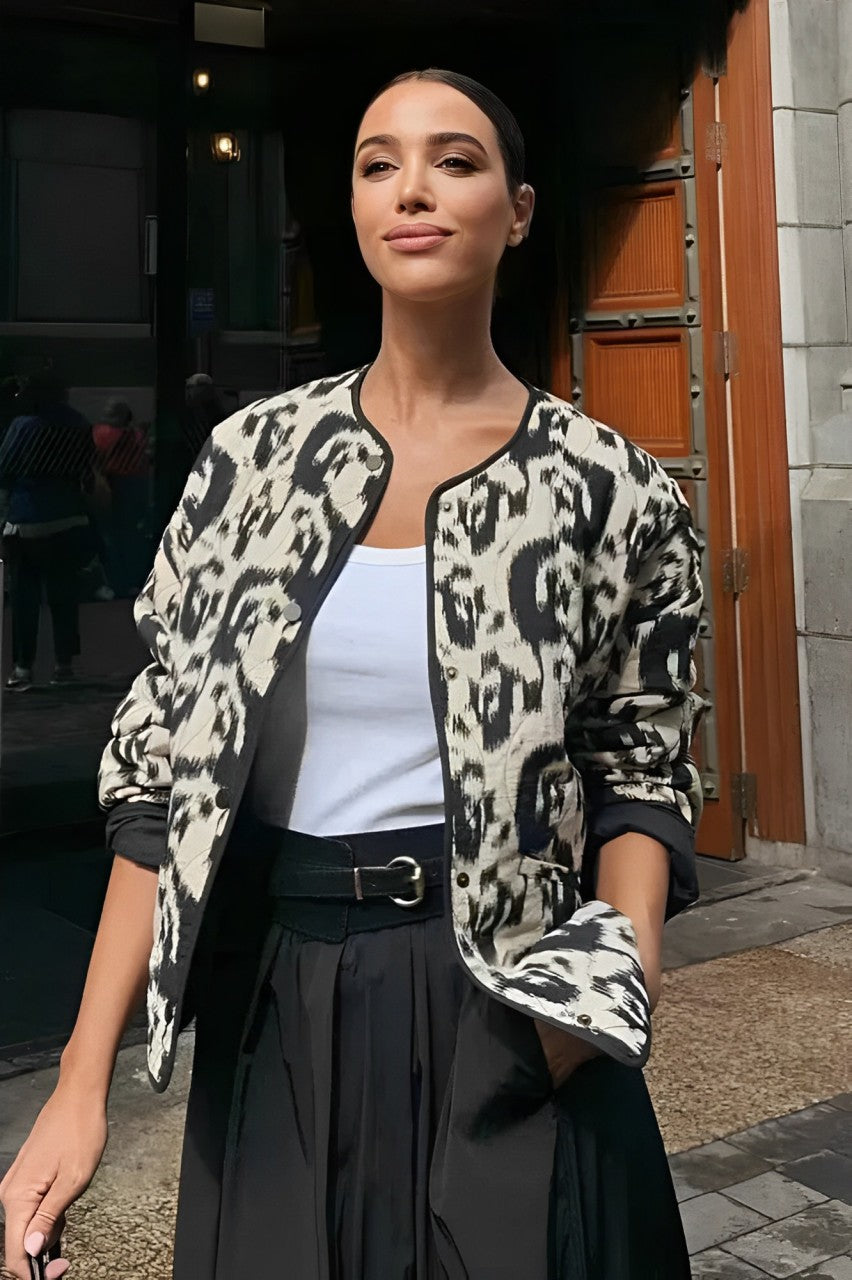 Beppie - Statement Print Bomberjack