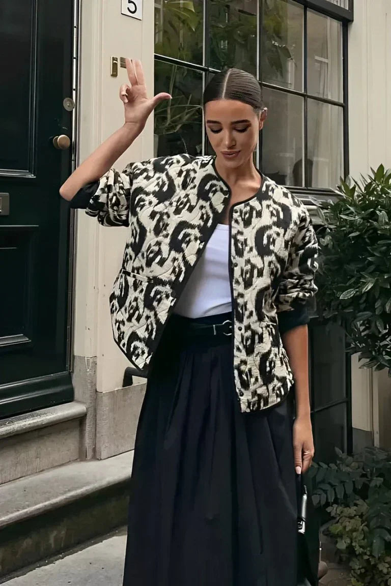 Beppie - Statement Print Bomberjack