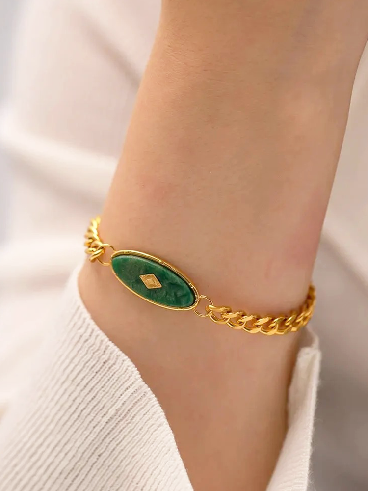Geertje - Yvonne Groene Natuursteen Armband met Gouden Steen