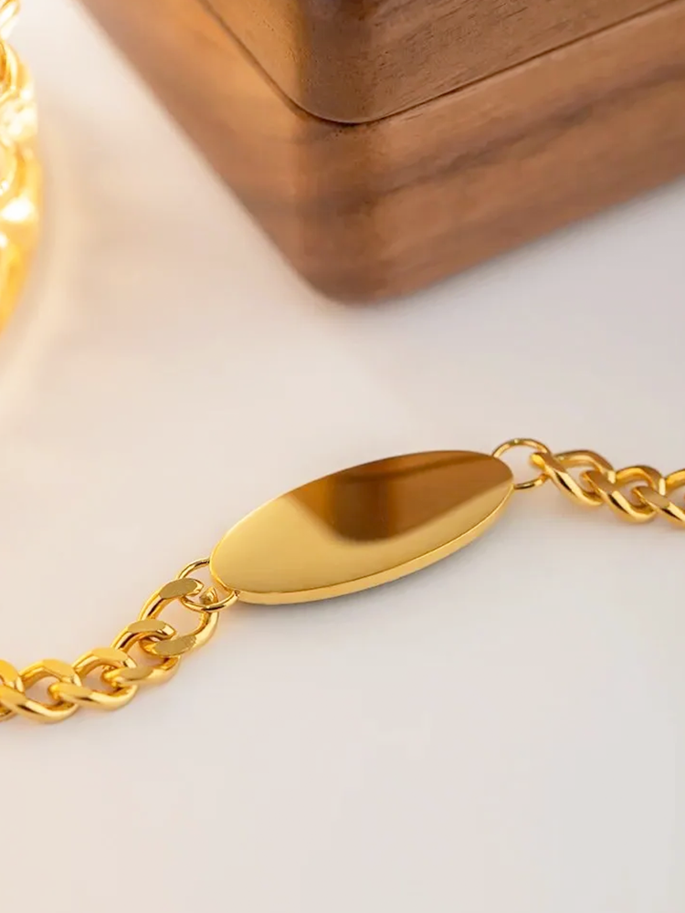 Geertje - Yvonne Groene Natuursteen Armband met Gouden Steen