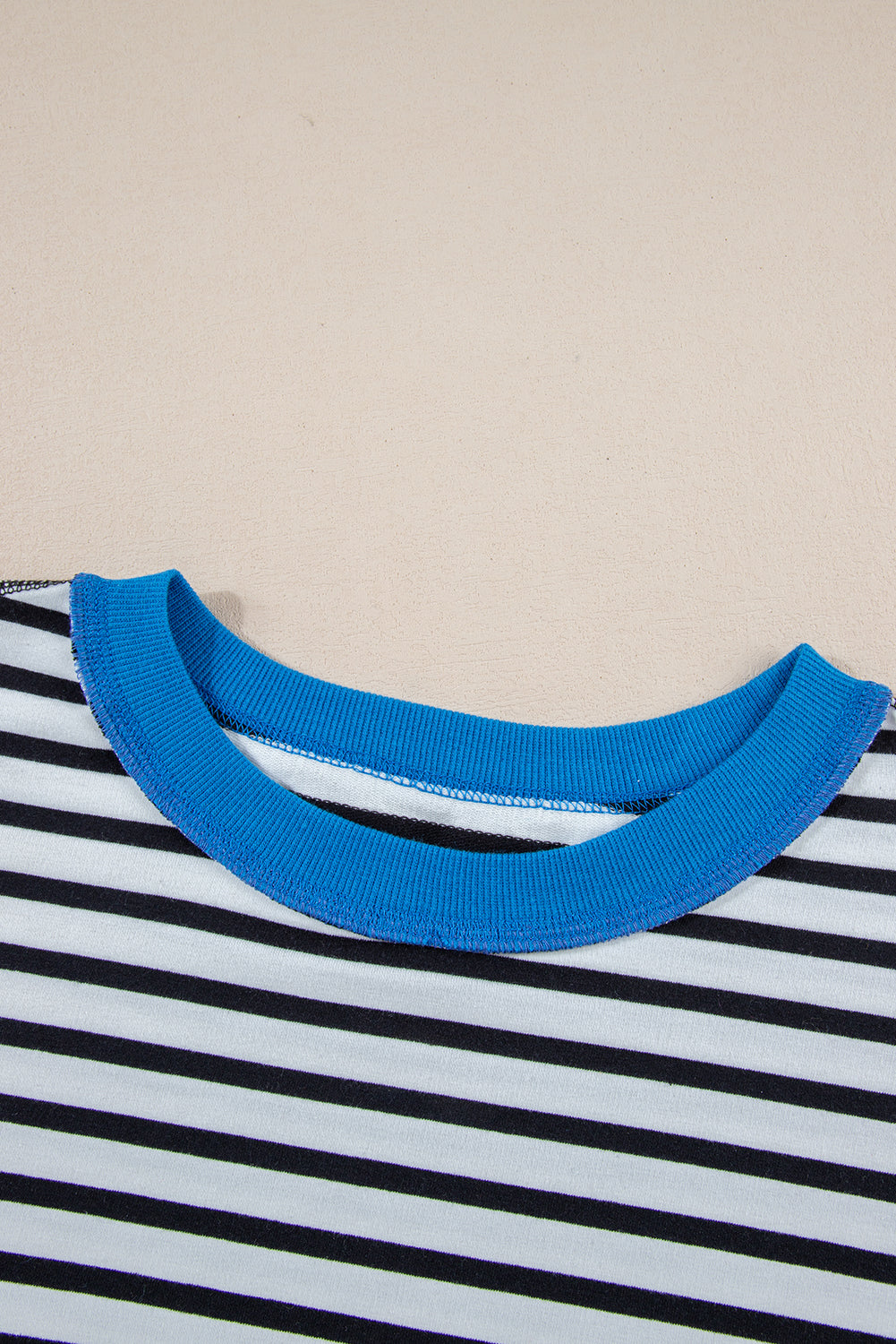 Anna - Horizontaal Gestreept Loose Fit T-shirt met Contrast Trim en Wijde Korte Mouwen