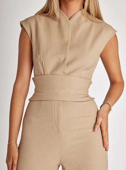 Olivette - Mouwloze jumpsuit met ceintuur en wijde pijpen