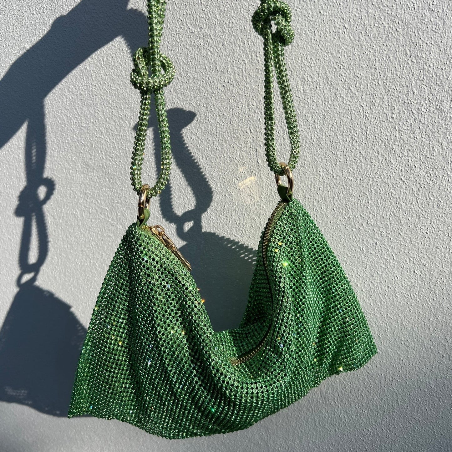 Sophia – Glanzende Tas met Kettinghengsel