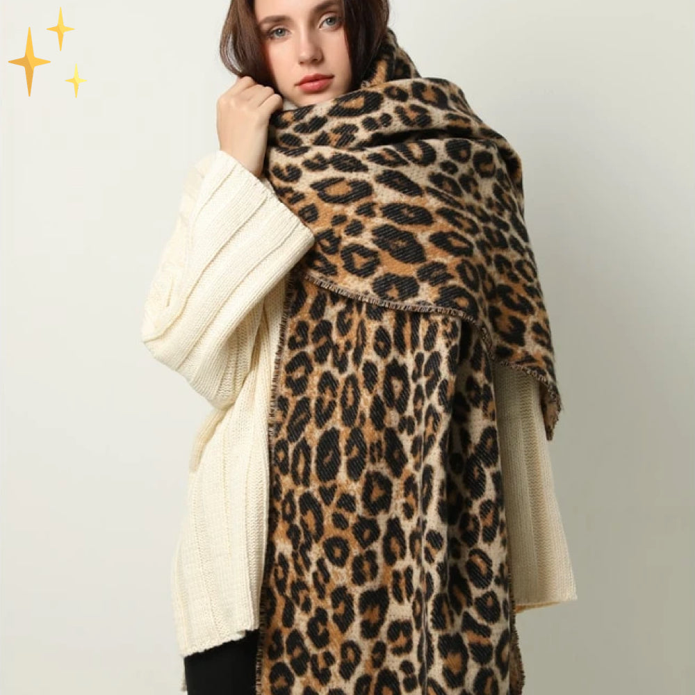 Christa - Luxe Gebreide Sjaal met Leopard Print