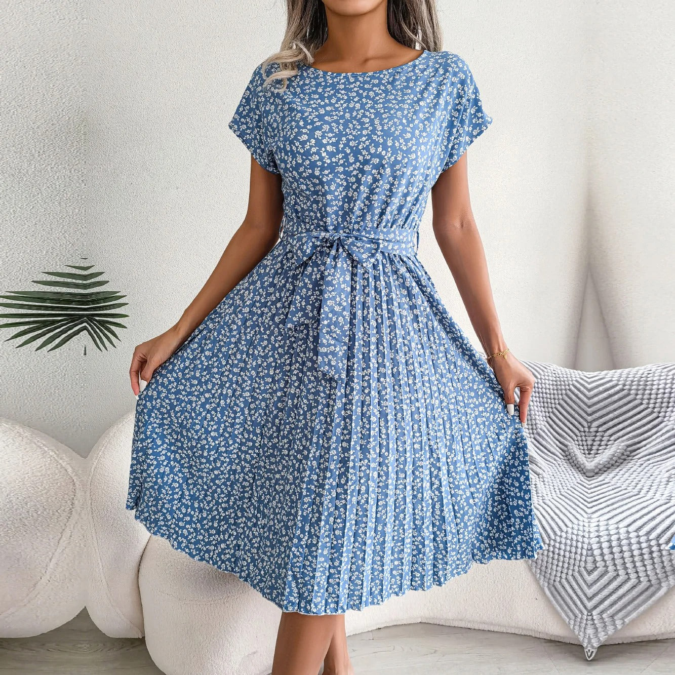 Janne - Dames Bloemetjes Midi Jurk Met Korte Mouwen Tailleband en Plooien