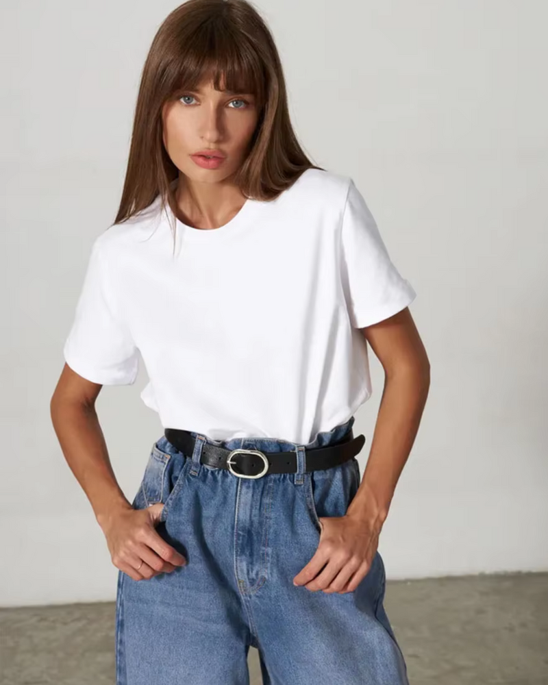 Sarah - Casual T-Shirt met Geknoopte Jeans