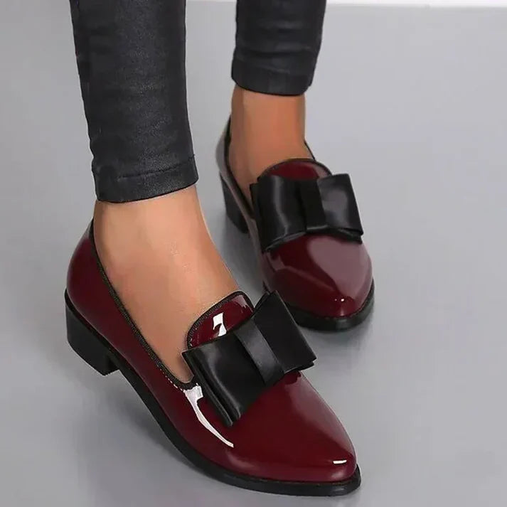 Nina - Klassieke Loafers met Stijlvolle Strik voor Een Elegant Accent