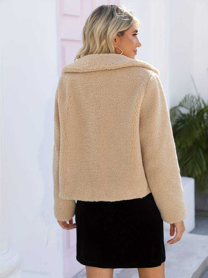 Oaklynn - Knusse Beige Imitatiebont Jas voor Stijlvolle Comfort