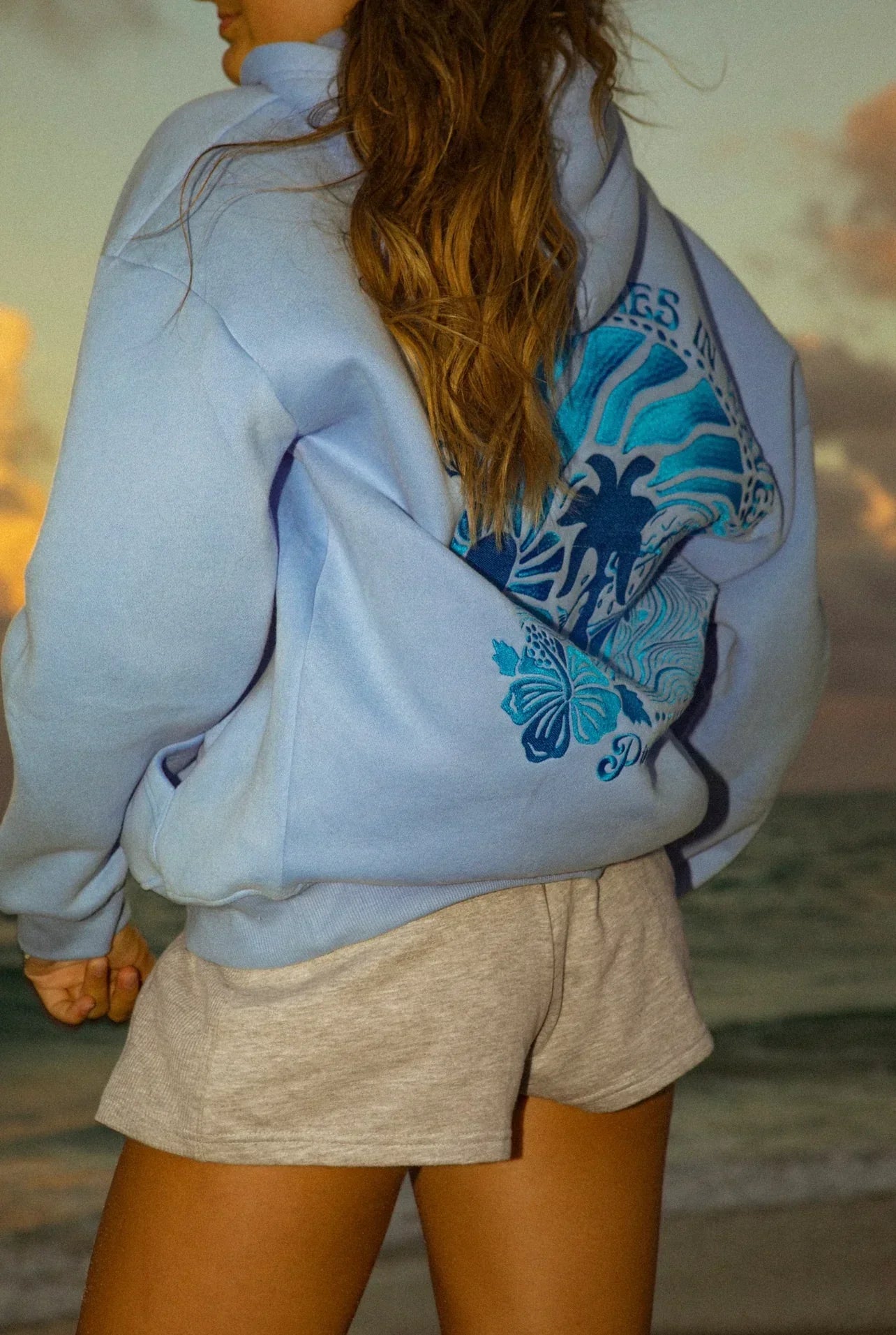Sara - Oversized Sunset Hoodie met Boorduur en Capuchon