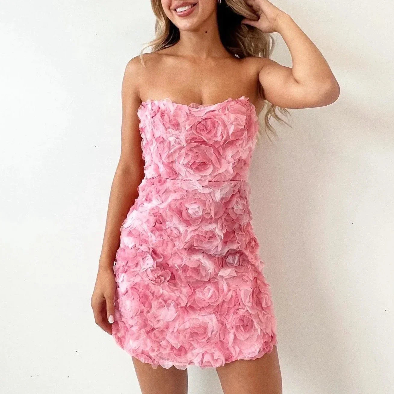 Elizabeth Roses Mini Strapless Elegante Bodycon Jurk met Reliëf Rozen Patroon