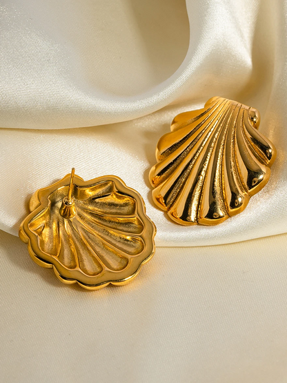 Ditte - Statement Schelp Oorbellen Goud