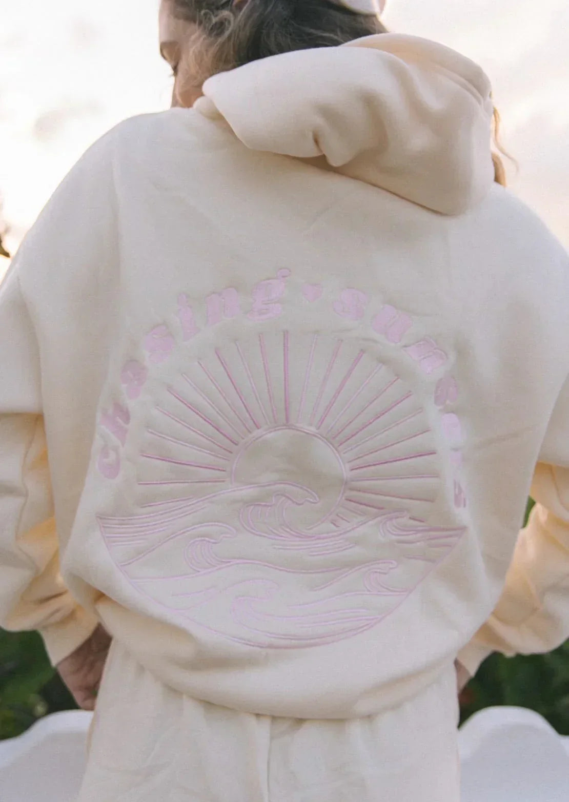 Sara - Oversized Sunset Hoodie met Boorduur en Capuchon