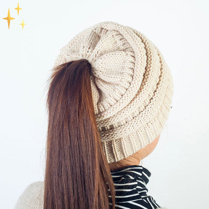 PonyTail Muts Beanie met Opening voor Paardenstaarten voor een Vrouwelijke Look in de Winter