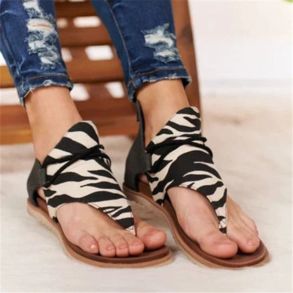 Hollie - Wilde wandeling, Trendy sandalen met luipaardprint en luxe suède accenten