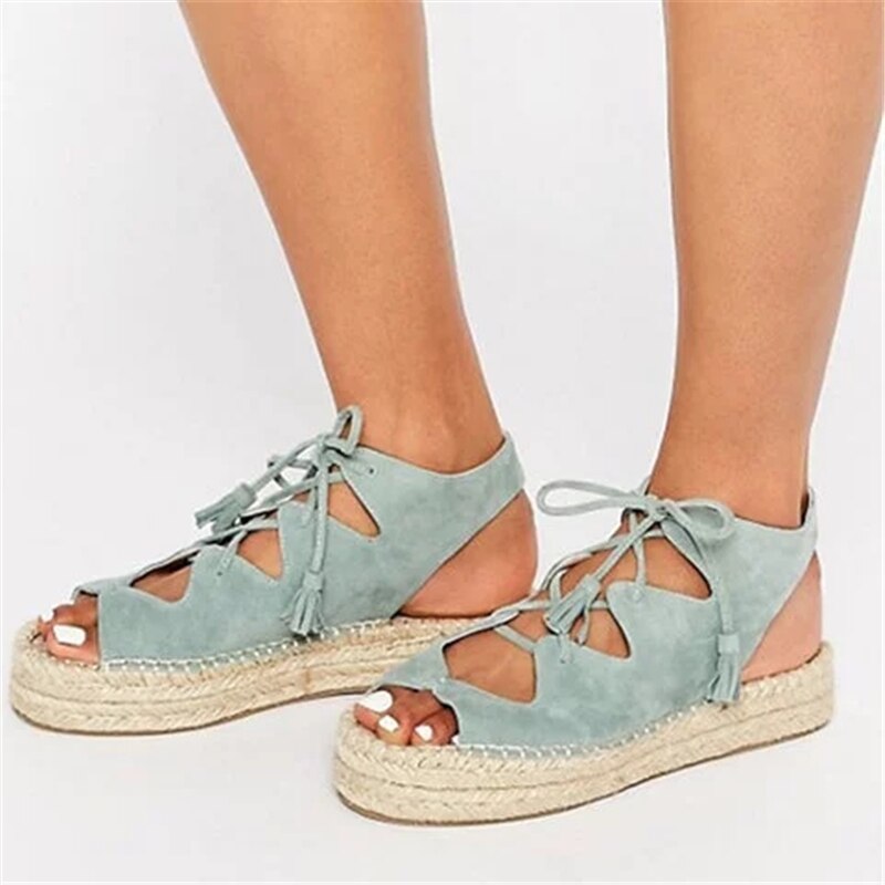 Jocelyn - Coastal Chic, Zachte, aqua suède espadrilles met lace-up ontwerp